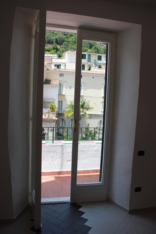 Casa Vacanze Nonna Raffa Amalfi Exterior photo